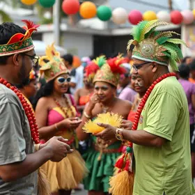 Assistidos têm festa de Carnaval no Centro de Referência da Assistência Social do Bacuri