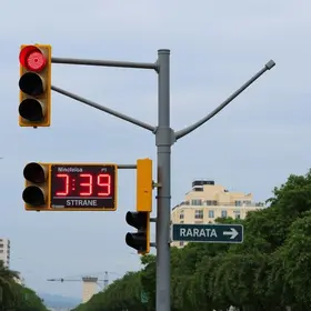 semáforos com temporizadores de contagem regressiva