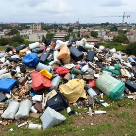 acúmulo de lixo na Vila São José